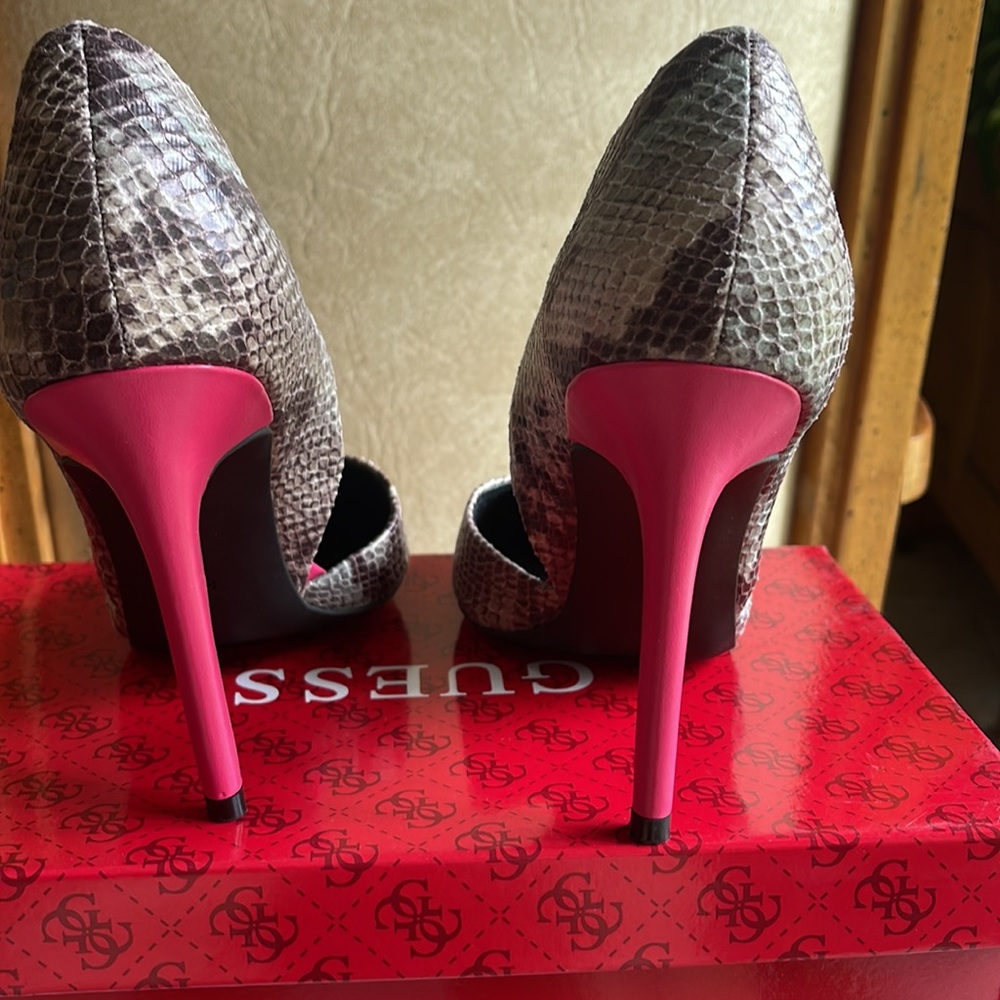 Guess shoes, 8 1/2 never been worn, snake skin multicolor - Picture 2 of 3
